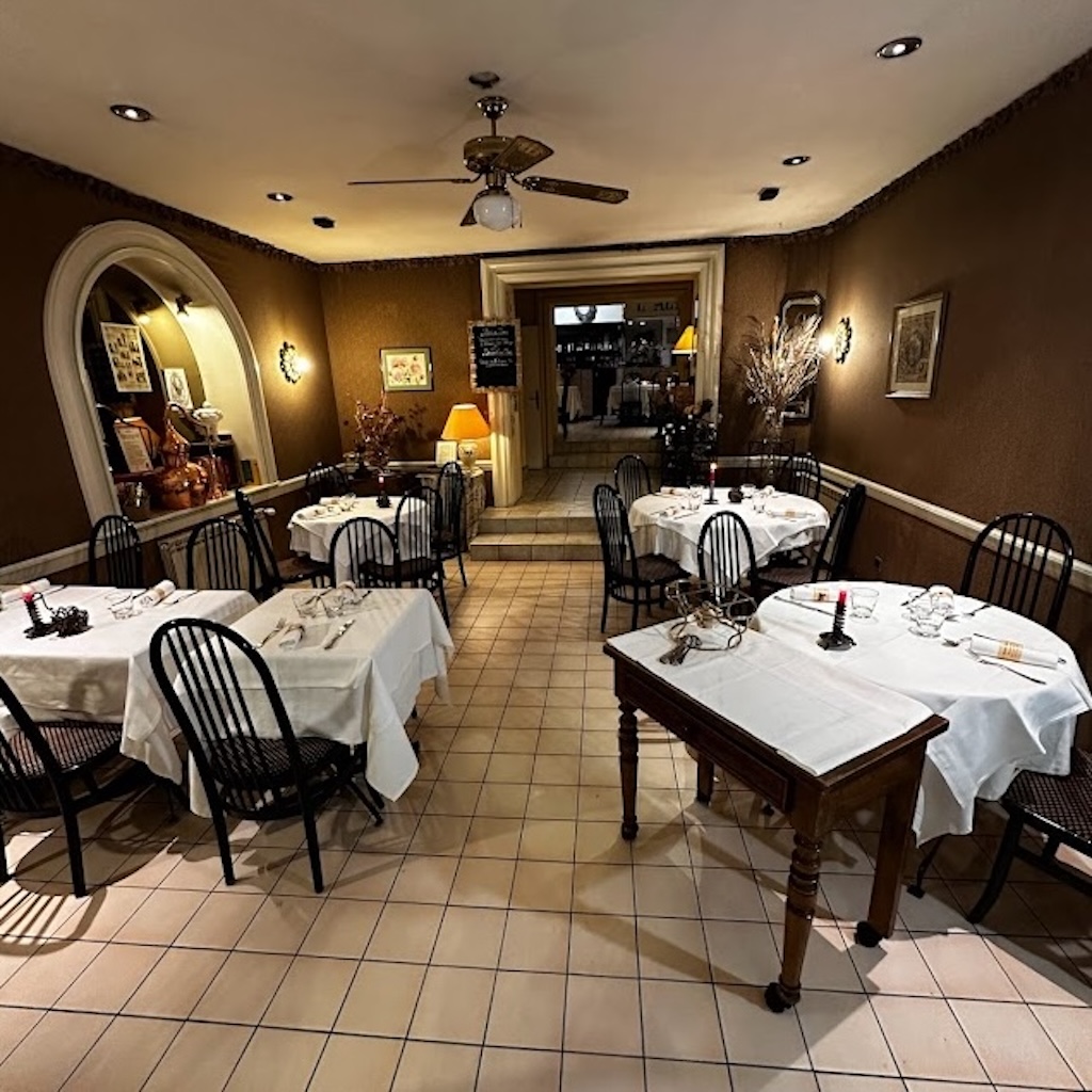 Salle du restaurant l'Alambic